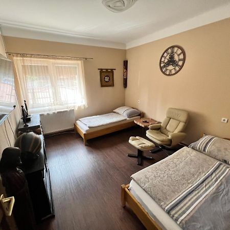 Gyál Feher Galamb Apartman מראה חיצוני תמונה