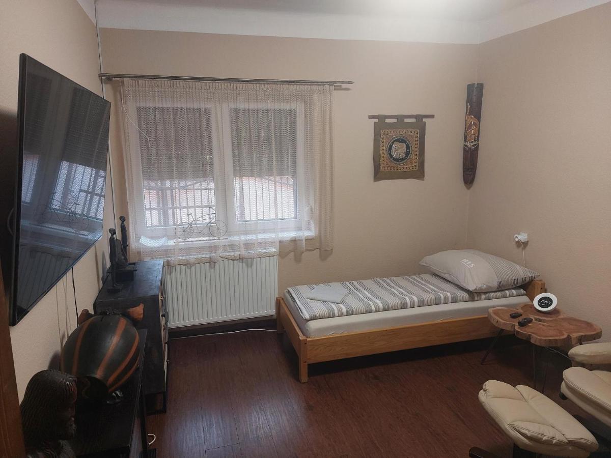 Gyál Feher Galamb Apartman מראה חיצוני תמונה